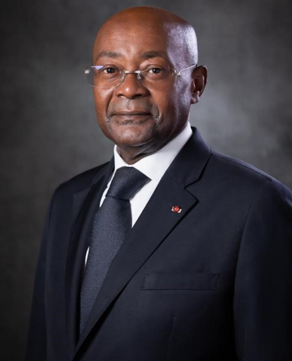Biographie du Ministre Pacôme MOUBELET BOUBEYA