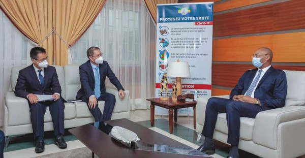GABON/ CHINE : Don de 100 000 doses de vaccin anti-covid19