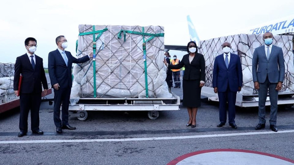 GABON / CHINE: 100 000 doses de vaccin anti-Covid-19 à Libreville.