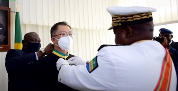 GABON-CHINE : Hu Changchun quitte le Gabon avec les honneurs.