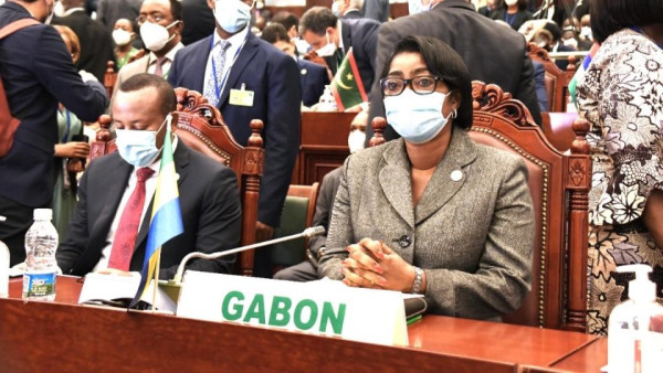 GABON-UA : Rose Christiane OSSOUKA RAPONDA au Sommet extraordinaire à Malabo