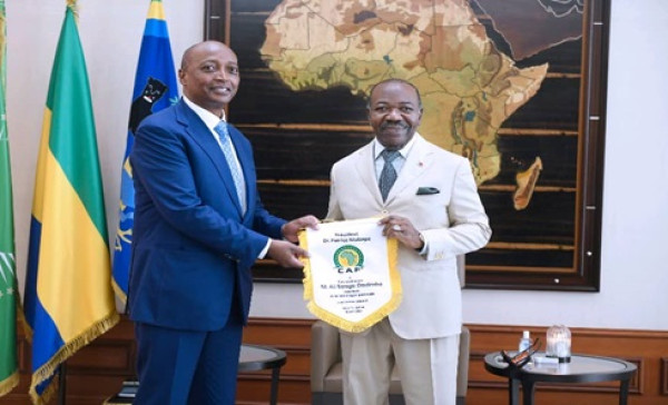 GABON-CAF : Le Président Ali Bongo Ondimba reçoit le Président de la Confédération Africaine de Football (CAF).