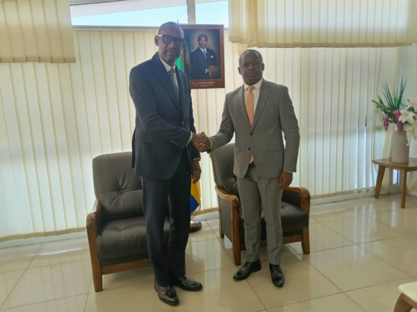 GABON-MALI : Abdoulaye DIOP  reçu par Hermann IMMONGAULT