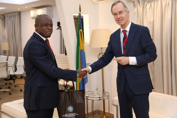 GABON-ALLEMAGNE: L’Ambassadeur Gottfried RICHTER en fin de séjour fait ses adieux au Ministre des Affaires Étrangères