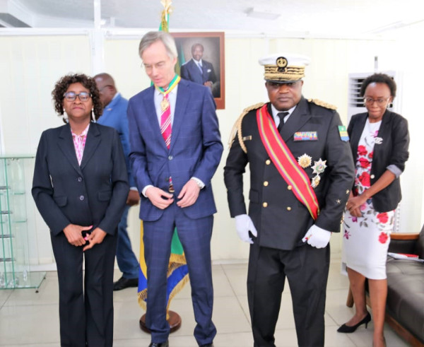GABON-ALLEMAGNE : L’Ambassadeur d’Allemagne élévé au grade de Commandeur dans l’Ordre National du Mérite Gabonais