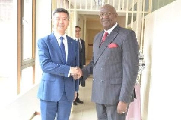 GABON-DIPLOMATIE : L’Ambassadeur de Chine au Gabon, Li Jinjin, a été reçu en audience à la Mairie de Libreville