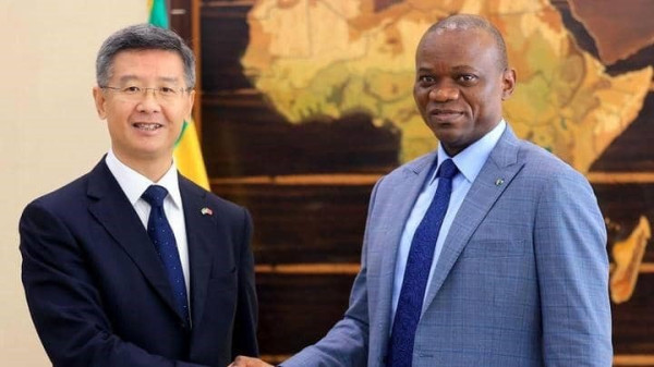 GABON -DIPLOMATIE : Pas de rupture dans les relations entre le Gabon et la Chine .