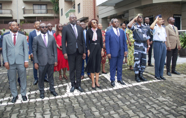 GABON-DIPLOMATIE : Levée des Couleurs respectée au Ministère des Affaires Étrangères.