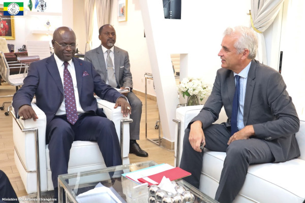 GABON-FRANCE : L’Ambassadeur de France au Gabon reçu au Ministère des Affaires Etrangères