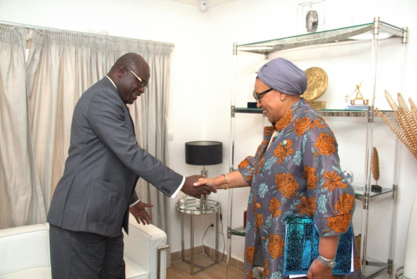 GABON – COMMONWEALTH : Patricia SCOTLAND chez Michel Régis ONANGA M.NDIAYE.
