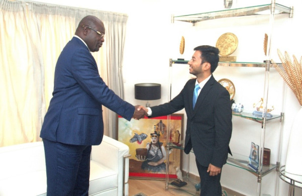 GABON–INDE : Dhruv MITTAL reçu en audience à l’Hôtel des Affaires Etrangères.