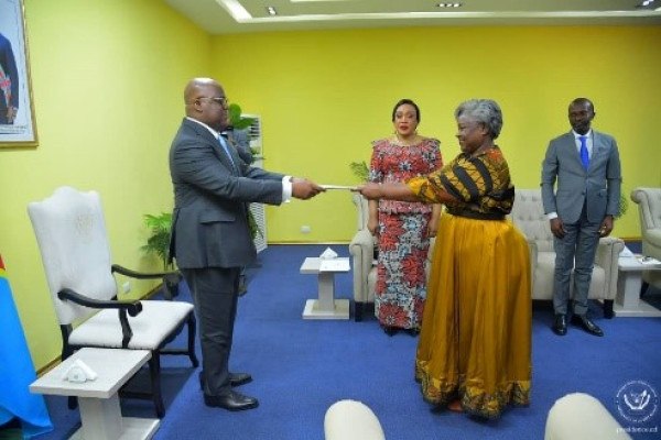 GABON DIPLOMATIE : S.E. Madame Joséphine Patricia NTYAM EHYA présente ses Lettres de Créances au Président Félix TSHISEKEDI