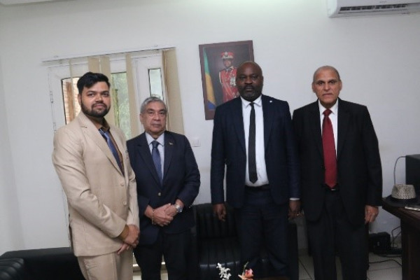 GABON-INDE : SHARMA Sandeep et KUMAR Deepak reçus en audience par Fabien Omer NDIMINA DABOU.