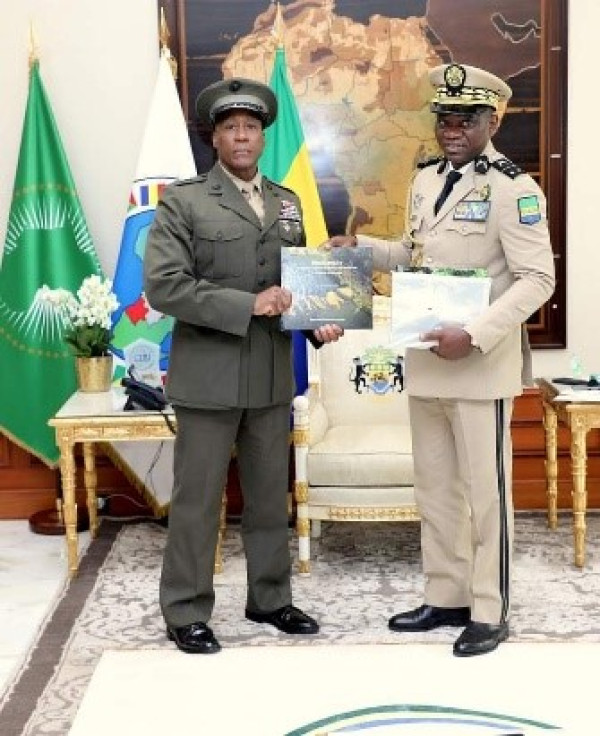 GABON– USA :  Le Général Michael LANGLEY reçu au Palais Rénovation