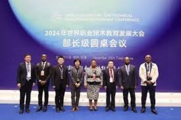 GABON-DIPLOMATIE :  Camélia NTOUTOUME LECLERCQ plaide en faveur de l’Enseignement professionnel lors d’un sommet en Chine.