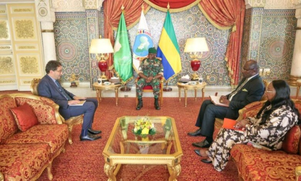 GABON-FRANCE : L’Ambassadeur de France reçu au ¨Palais Rénovation