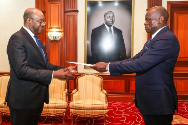 GABON-DIPLOMATIE : L’Ambassadeur désigné d’Angola présente ses Lettres de Créances