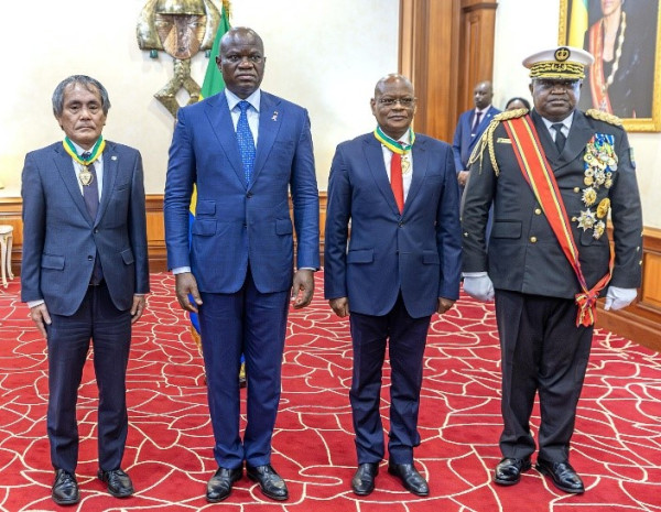 DIPLOMATIE : Hommage présidentiel à deux partenaires clés