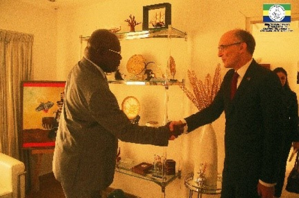 GABON-DIPLOMATIE :  Le Chef de la Diplomatie Gabonaise s’entretient avec l’Ambassadeur Turc et la Directrice Générale de l’ANBG.