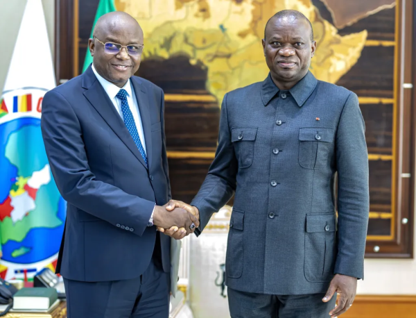 GABON-TCHAD : Un émissaire du maréchal Idriss DEBY ITNO reçu au palais Rénovation