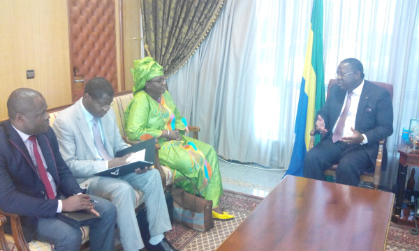 Entretien entre le Ministre des Affaires Étrangères et Madame Fall YOUMA,Directrice de la Diversité et du Développement Culturel de l’OIF.