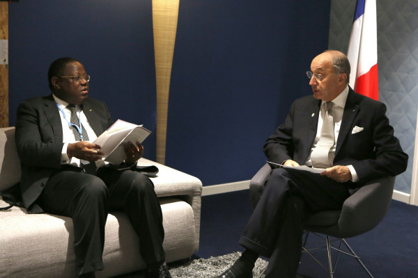 COP 21 – Entretien entre MM. Laurent FABIUS et Emmanuel ISSOZE NGONDET